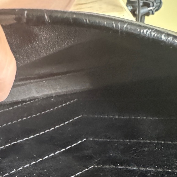 Saint Laurent Black Quilted Leather Shoulder Bag with Gold Chain. - Picture 7 of 16